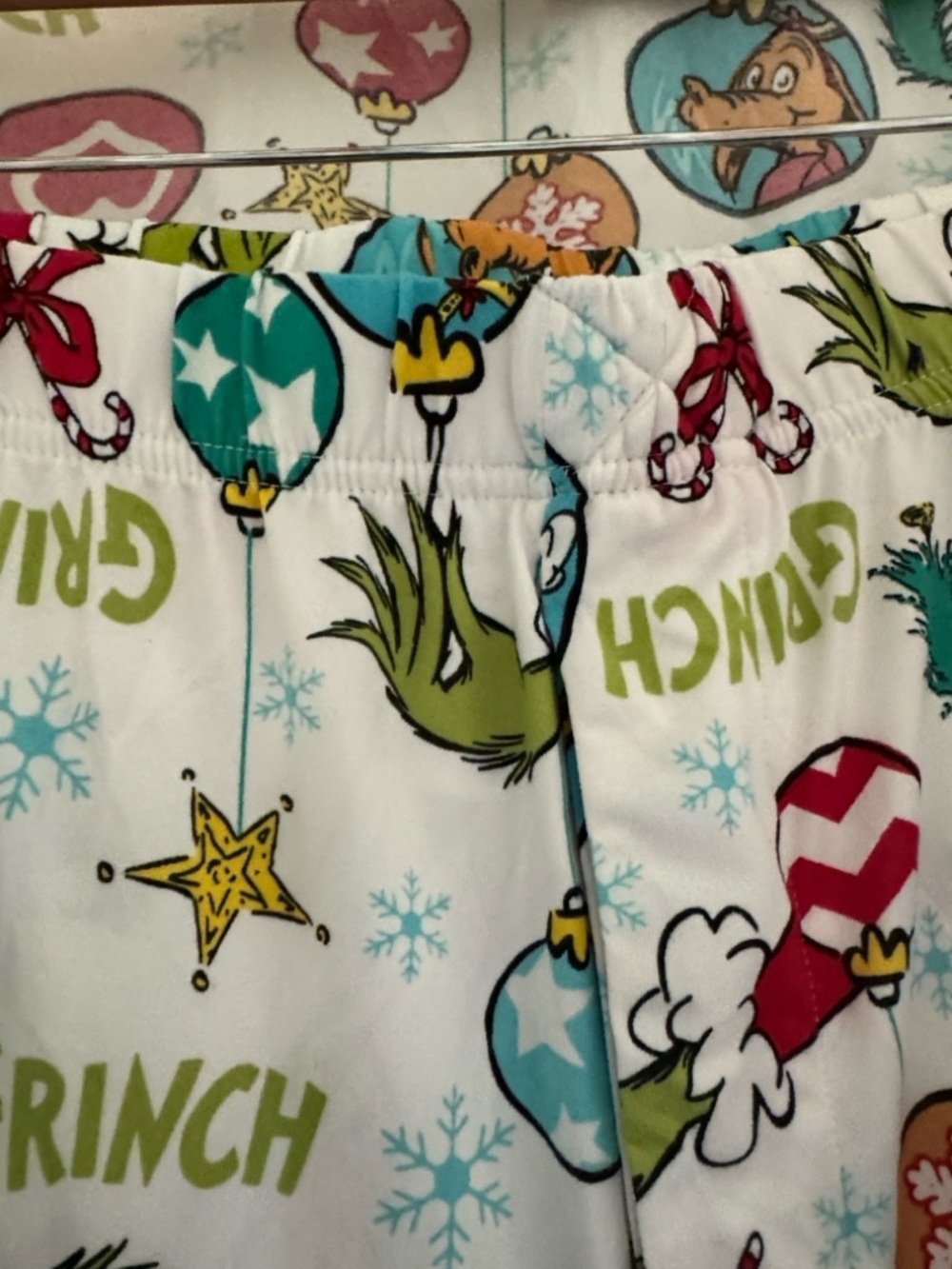 Grinch Christmas Pajamas Adult XL 46-48 Holiday Cozy PJ Set Lounge - Picture 3 of 3